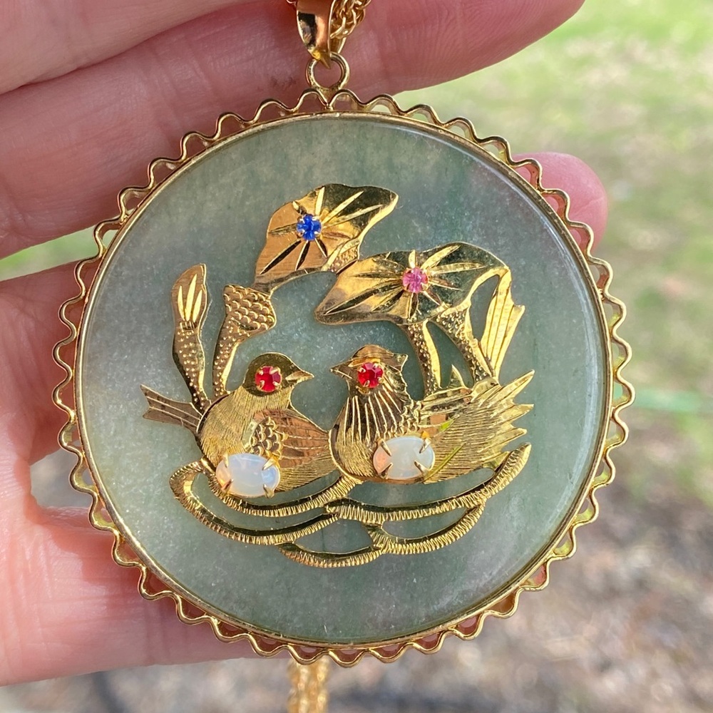 VTG Nephrite Jade  1/20 12K Gold-Filled Pendant with 22in Gold Necklace 50g